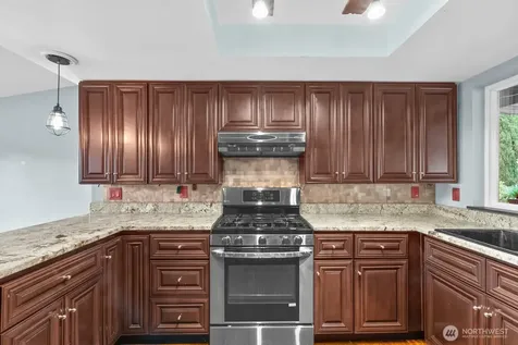 1531 Vista Drive Puyallup WA 98372