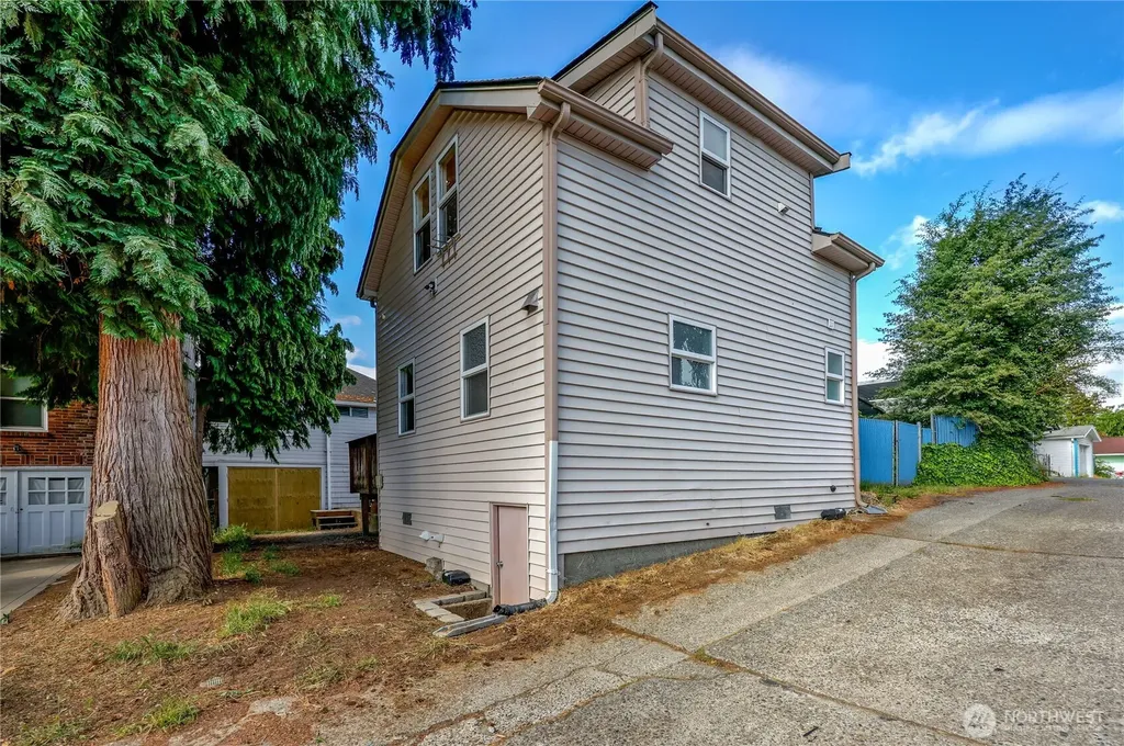 1728 5th Street Bremerton WA 98337