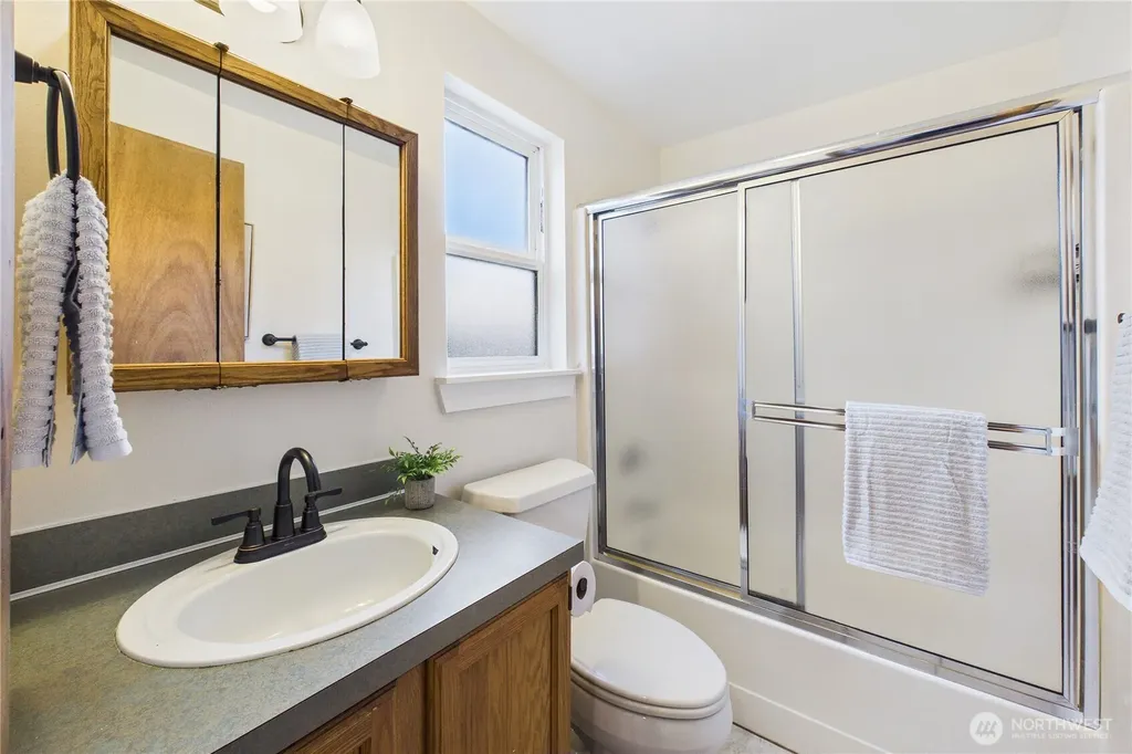 1728 5th Street Bremerton WA 98337