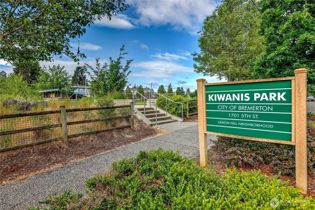 1728 5th Street Bremerton WA 98337