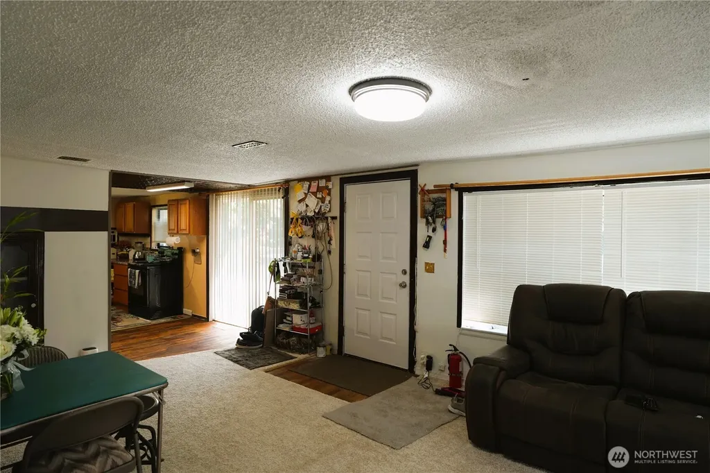 10433 1st Avenue SW Burien WA 98146