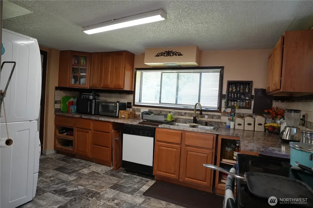 10433 1st Avenue SW Burien WA 98146