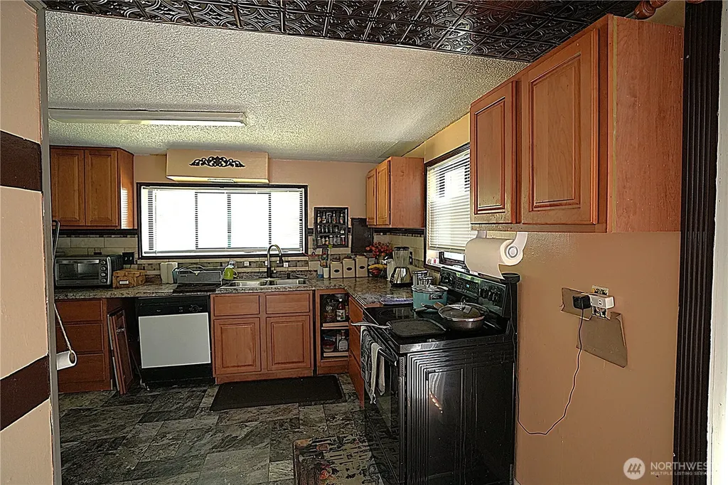 10433 1st Avenue SW Burien WA 98146