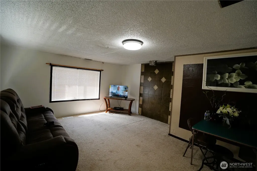 10433 1st Avenue SW Burien WA 98146