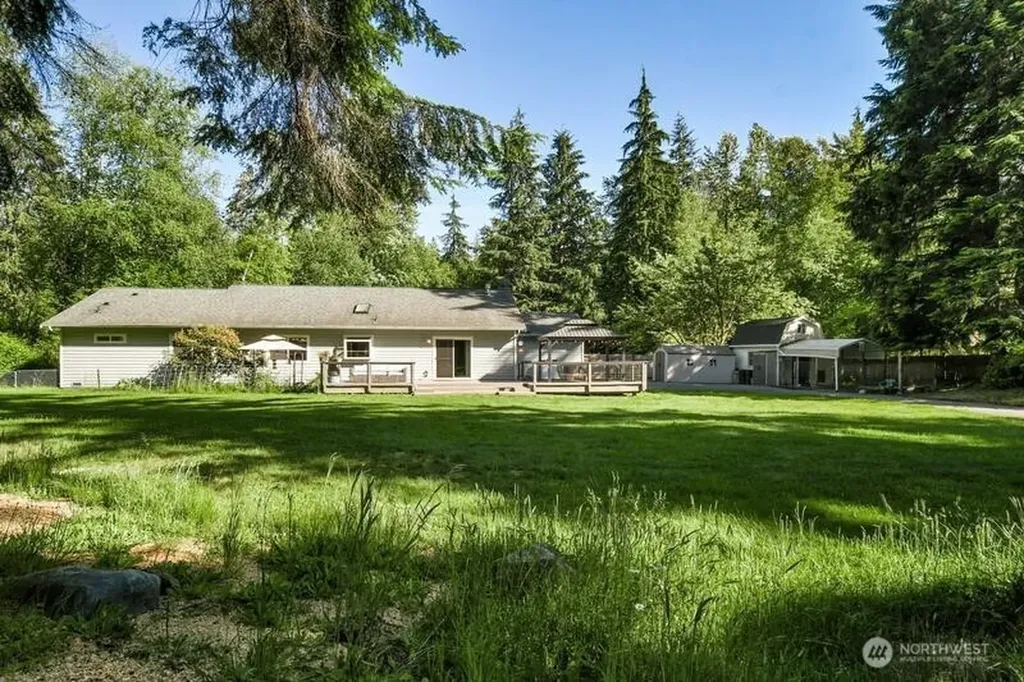 11033 94th Street NE Lake Stevens WA 98258