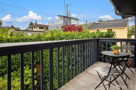 1519 5th Ave W Seattle WA 98119