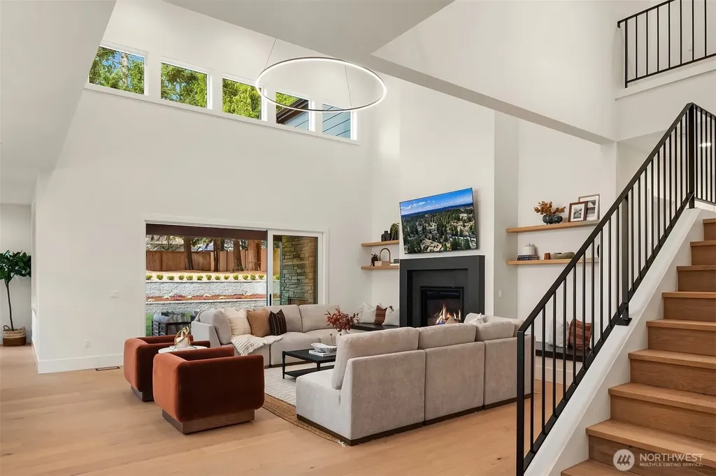 1917 166th Place NE Bellevue WA 98008