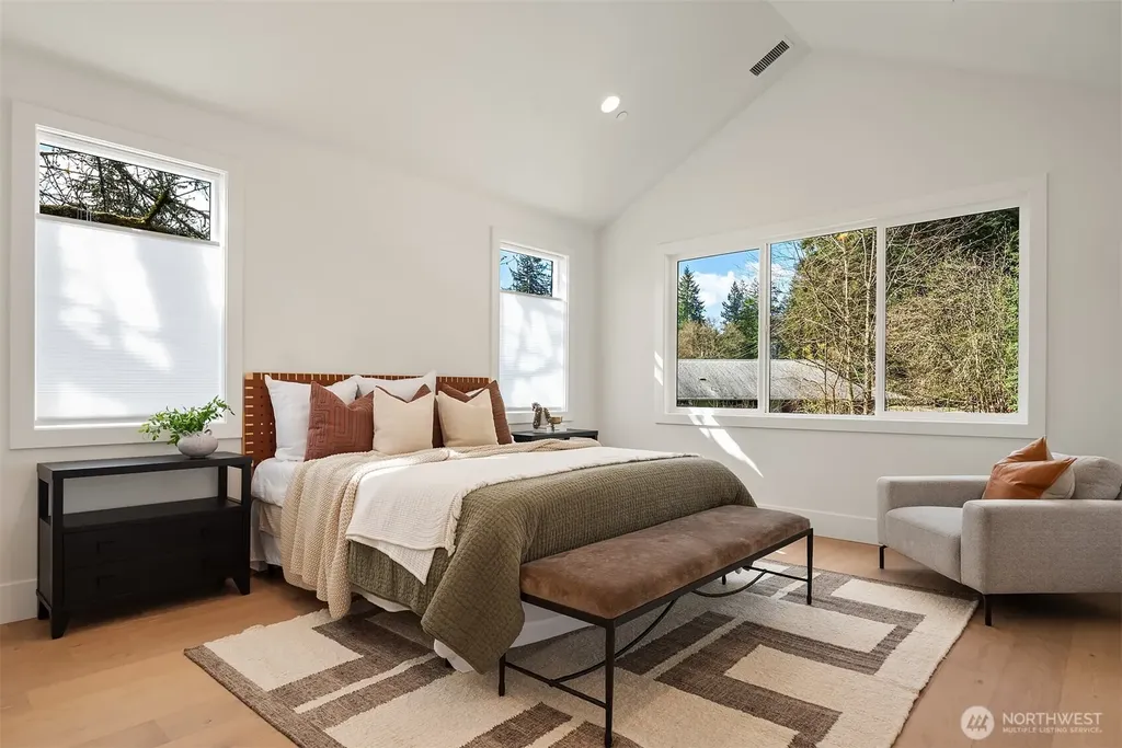 1917 166th Place NE Bellevue WA 98008