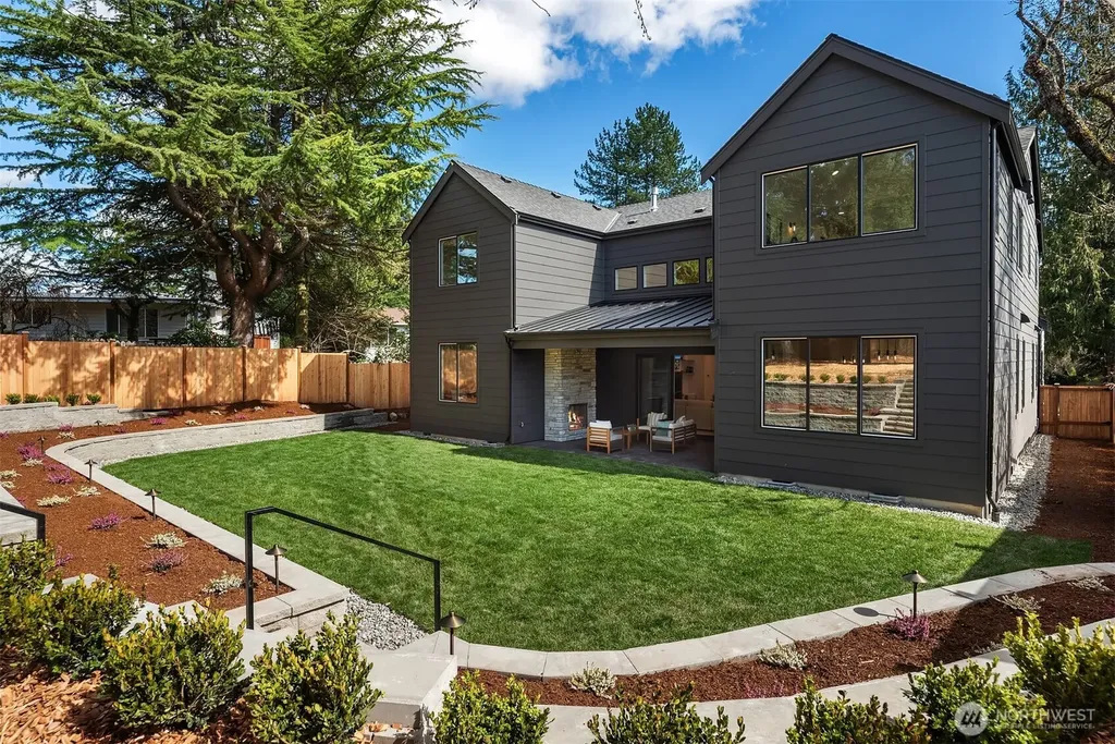 1917 166th Place NE Bellevue WA 98008