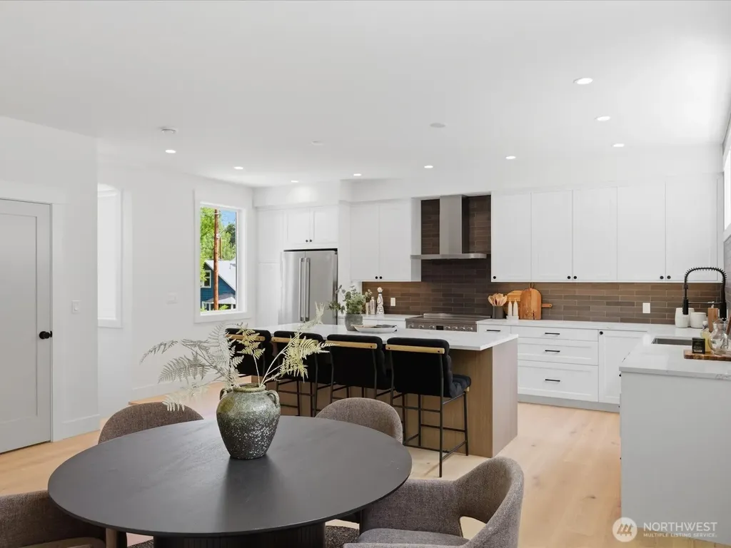 1970 25th Avenue E Seattle WA 98112
