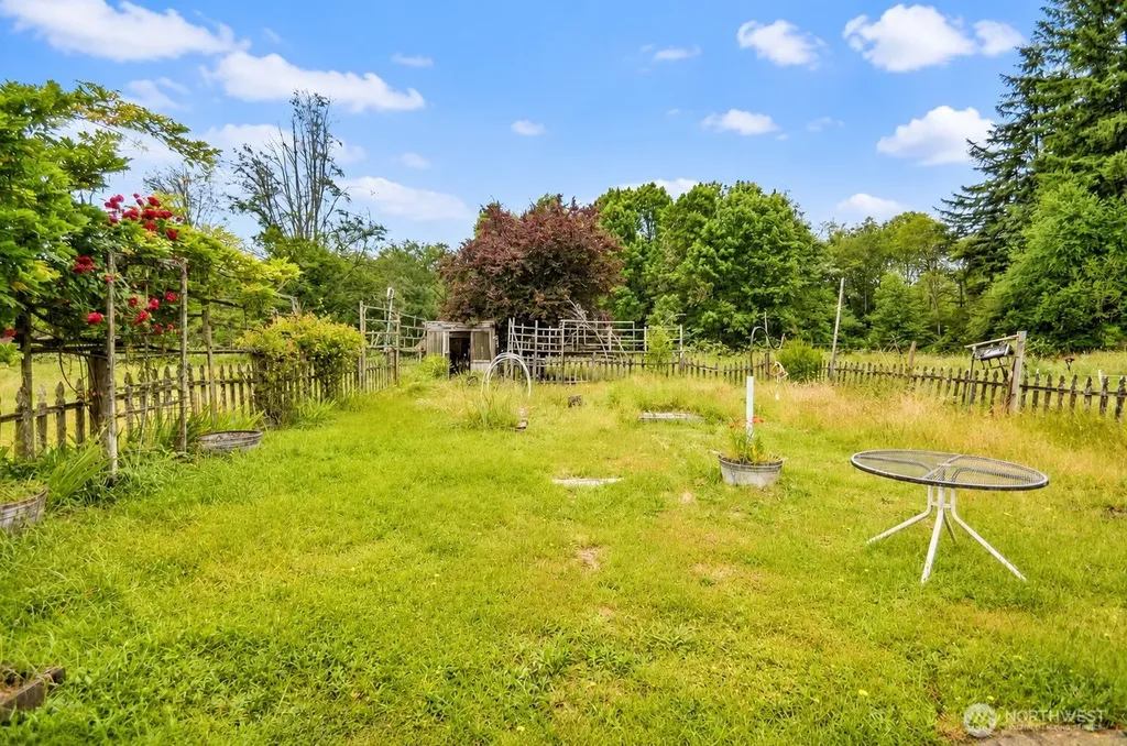 4320 Black Lake Belmore Road SW Olympia WA 98512