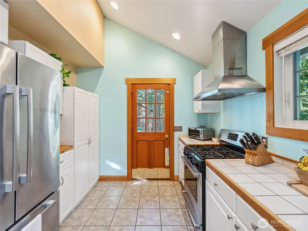 7683 Hideaway Lane Anacortes WA 98221