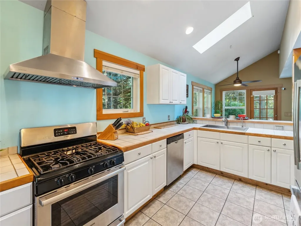 7683 Hideaway Lane Anacortes WA 98221