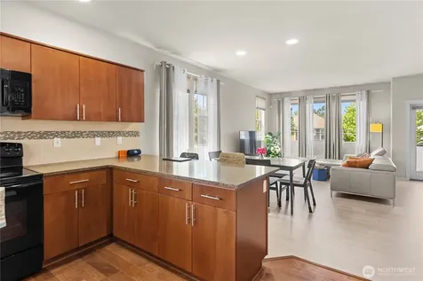 314 Bremerton Avenue NE Renton WA 98059