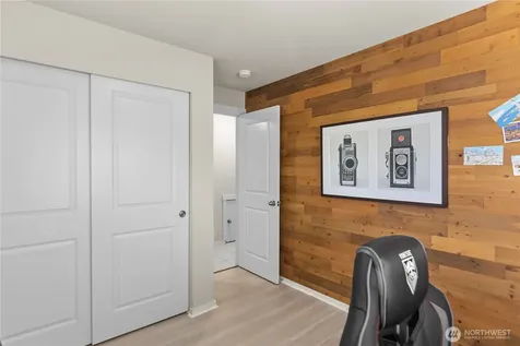 314 Bremerton Avenue NE Renton WA 98059