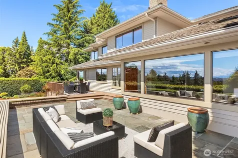 9636 NE 30th Place Clyde Hill WA 98004