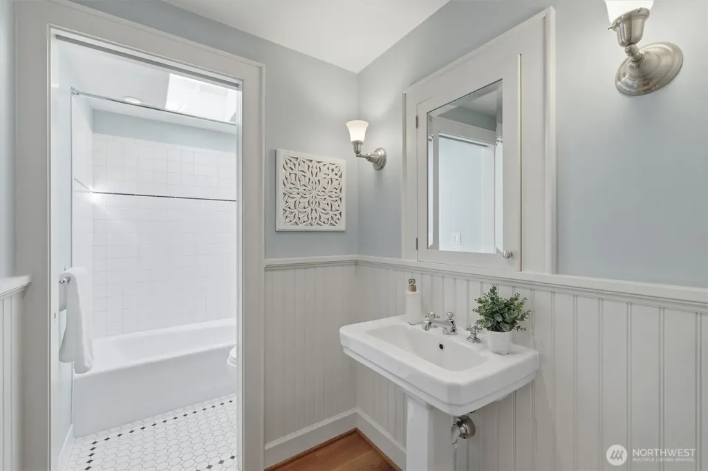 5937 37th Avenue SW Seattle WA 98126