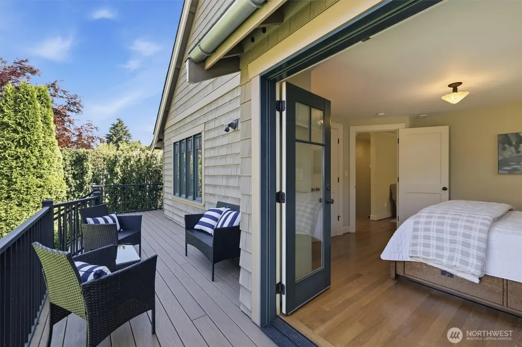 5937 37th Avenue SW Seattle WA 98126