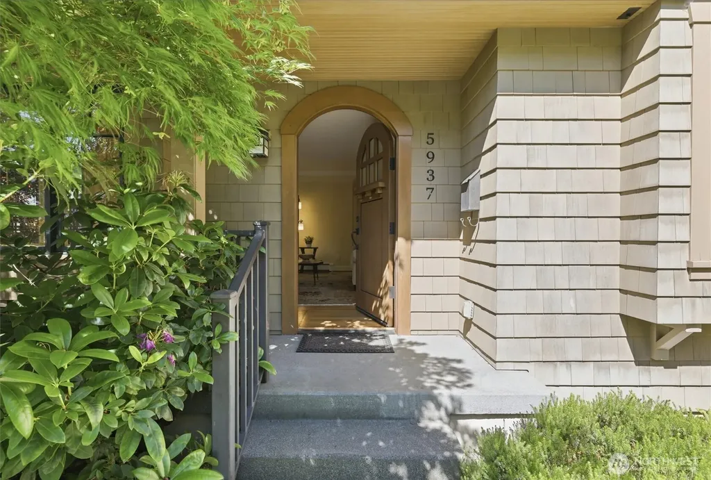5937 37th Avenue SW Seattle WA 98126