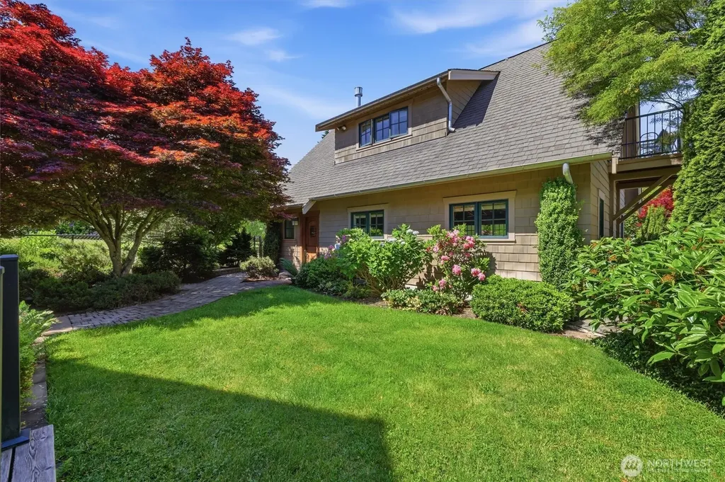 5937 37th Avenue SW Seattle WA 98126