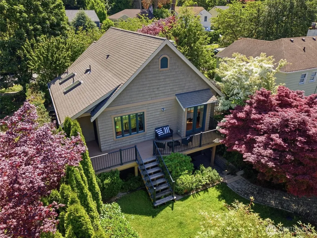 5937 37th Avenue SW Seattle WA 98126