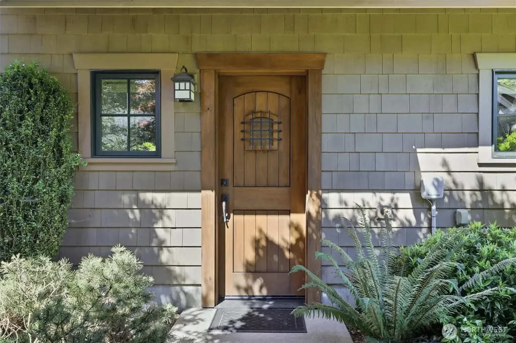 5937 37th Avenue SW Seattle WA 98126