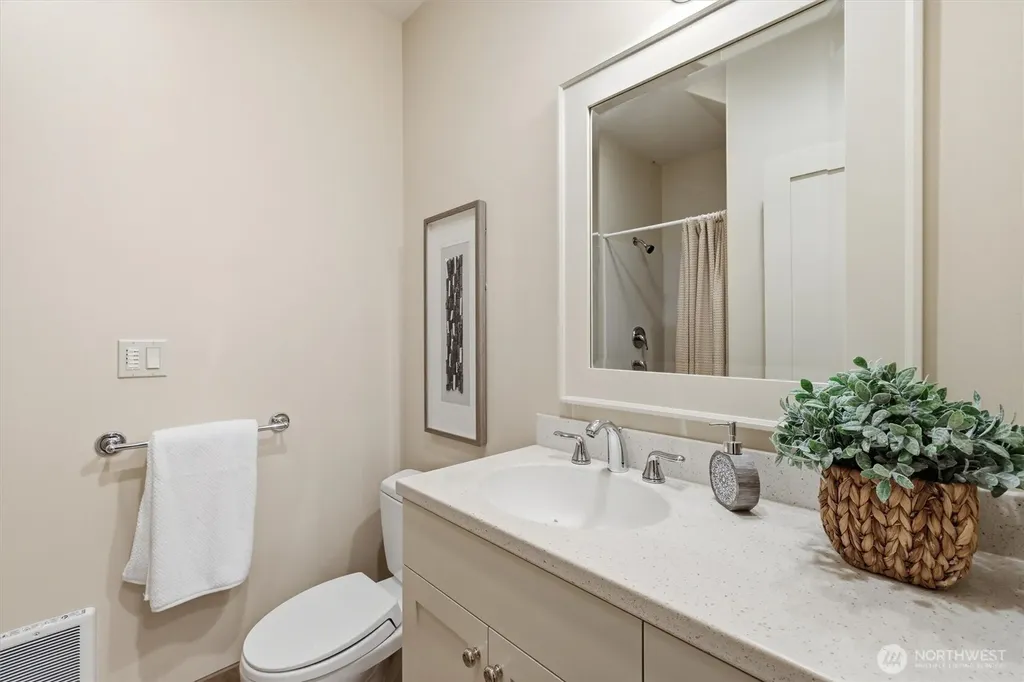 5937 37th Avenue SW Seattle WA 98126