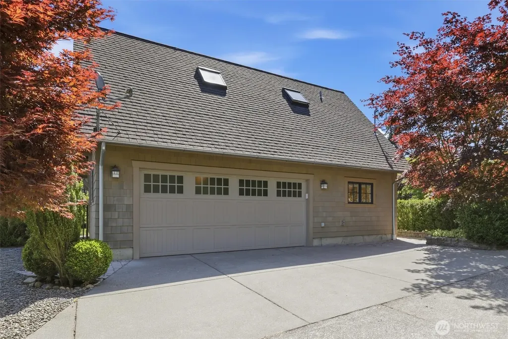 5937 37th Avenue SW Seattle WA 98126