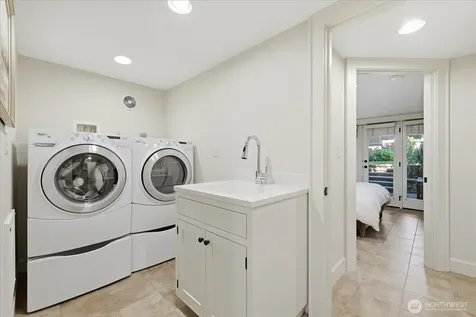 5937 37th Avenue SW Seattle WA 98126