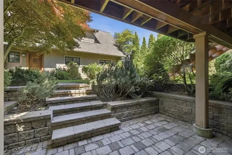 5937 37th Avenue SW Seattle WA 98126