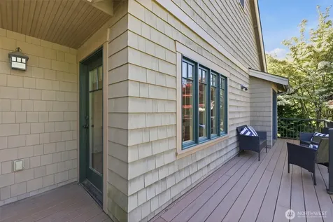 5937 37th Avenue SW Seattle WA 98126