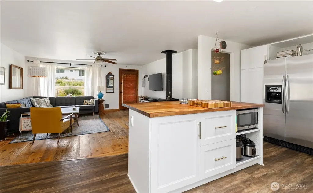 975 Ferry Avenue Coupeville WA 98239