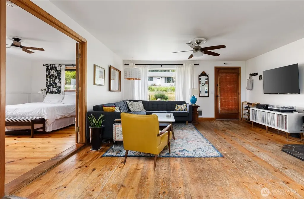 975 Ferry Avenue Coupeville WA 98239
