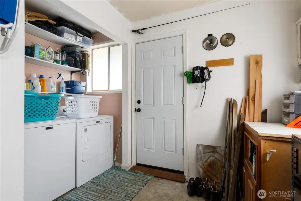 975 Ferry Avenue Coupeville WA 98239