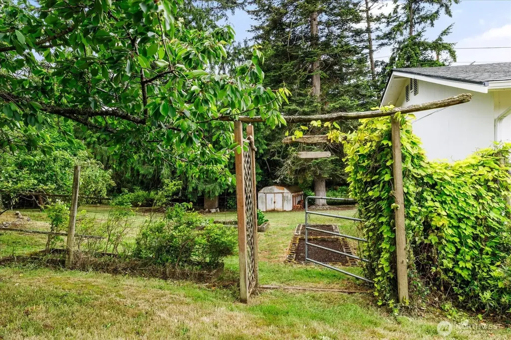 975 Ferry Avenue Coupeville WA 98239