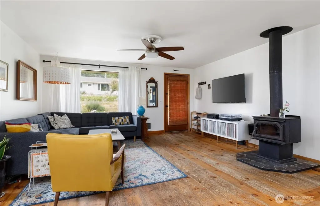 975 Ferry Avenue Coupeville WA 98239
