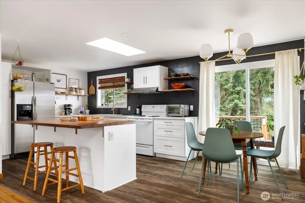 975 Ferry Avenue Coupeville WA 98239