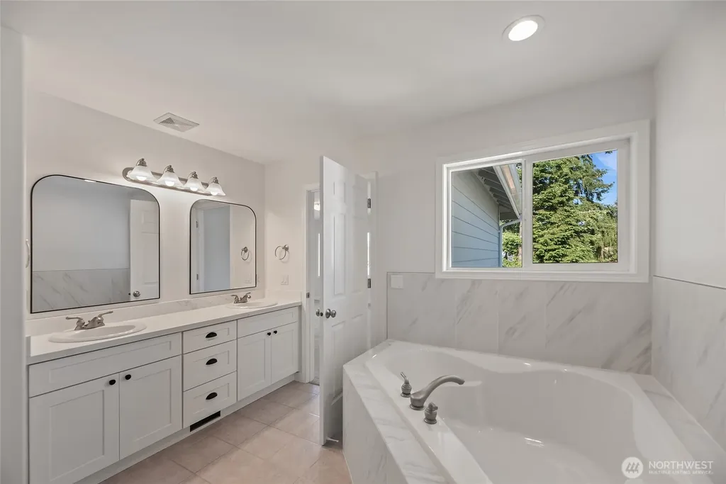 765 Vashon Avenue NE Renton WA 98059
