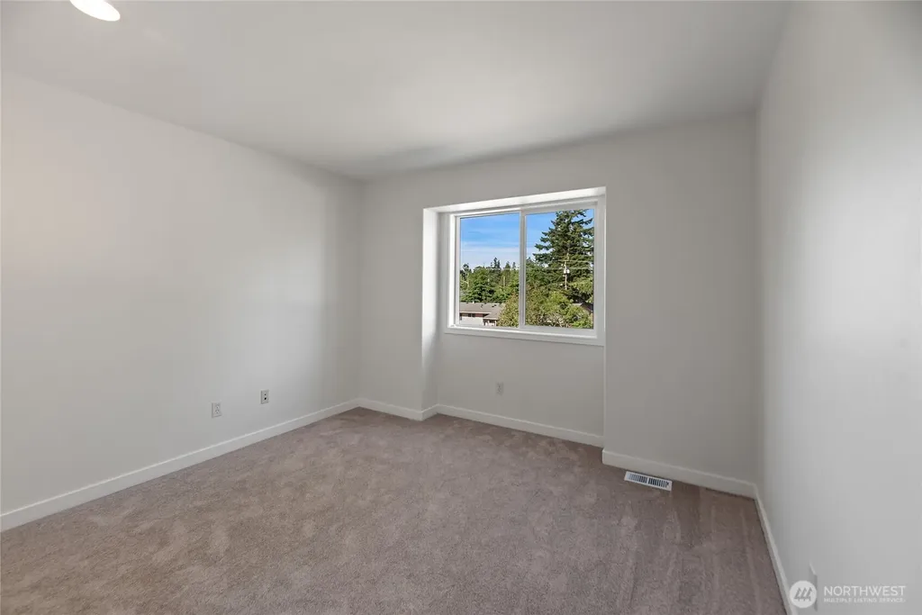 765 Vashon Avenue NE Renton WA 98059