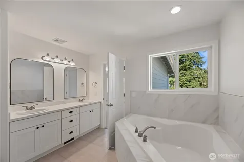 765 Vashon Avenue NE Renton WA 98059