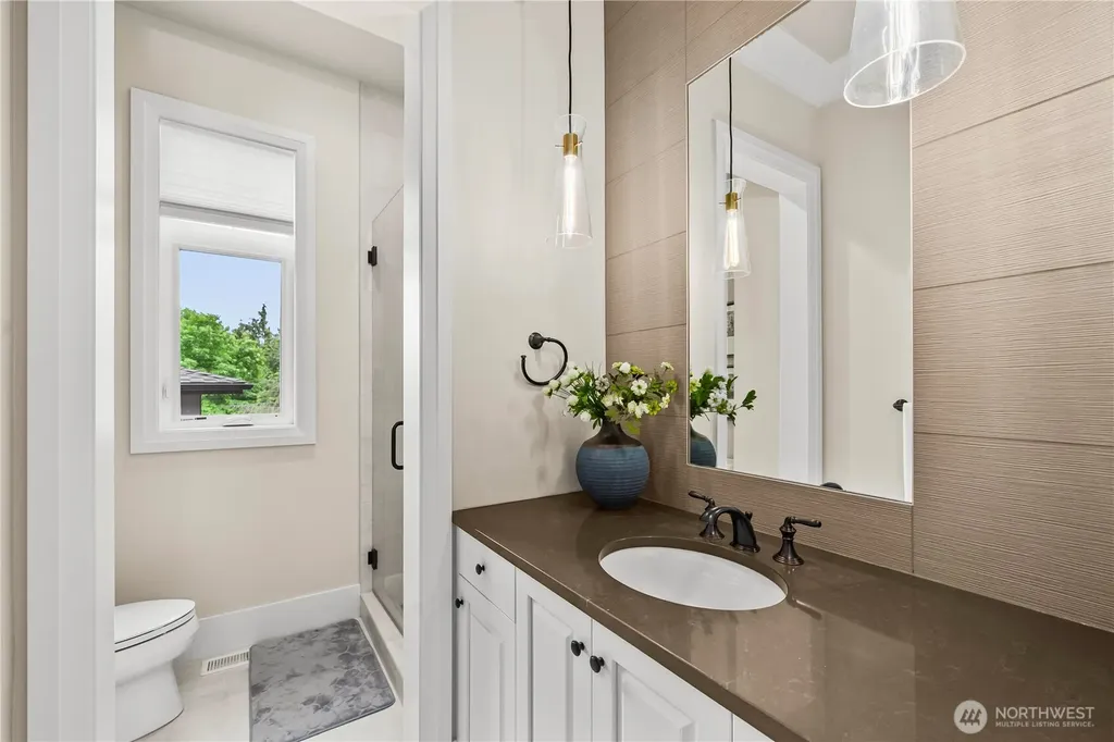 10223 NE 22nd Place Bellevue WA 98004
