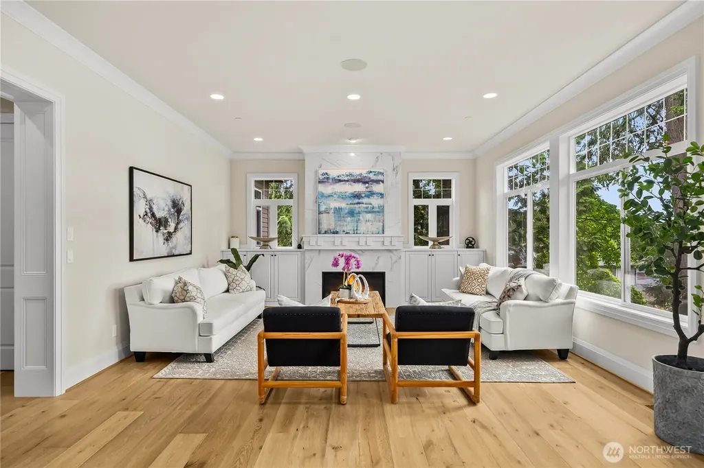 10223 NE 22nd Place Bellevue WA 98004
