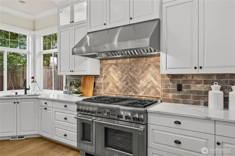 10223 NE 22nd Place Bellevue WA 98004