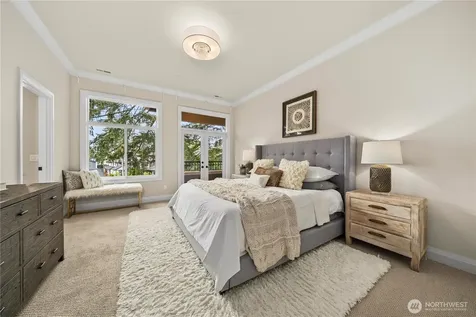 10223 NE 22nd Place Bellevue WA 98004