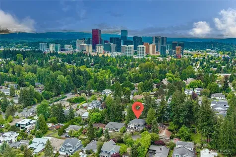 10223 NE 22nd Place Bellevue WA 98004