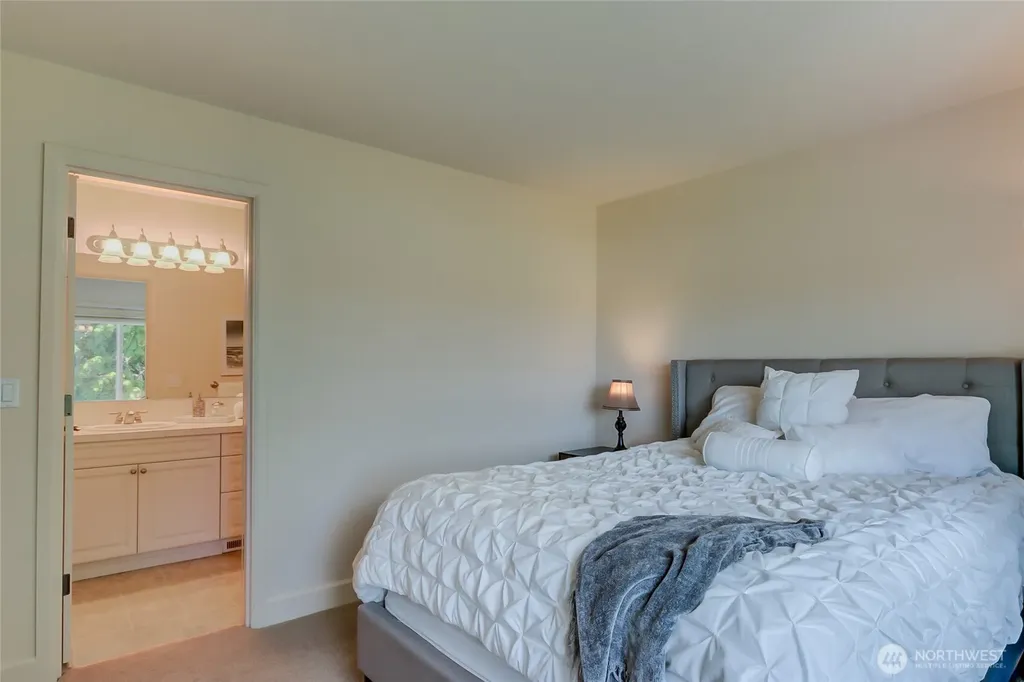 323 240th Place SE Sammamish WA 98074