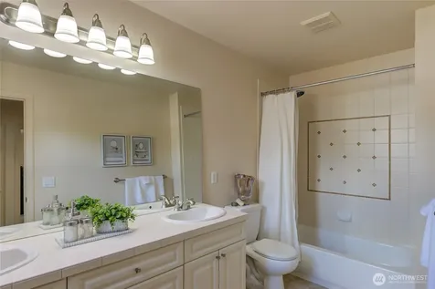 323 240th Place SE Sammamish WA 98074