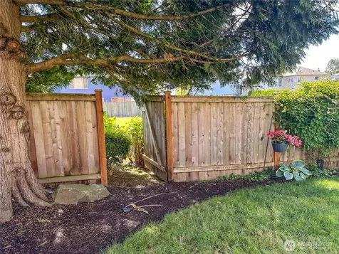 323 240th Place SE Sammamish WA 98074