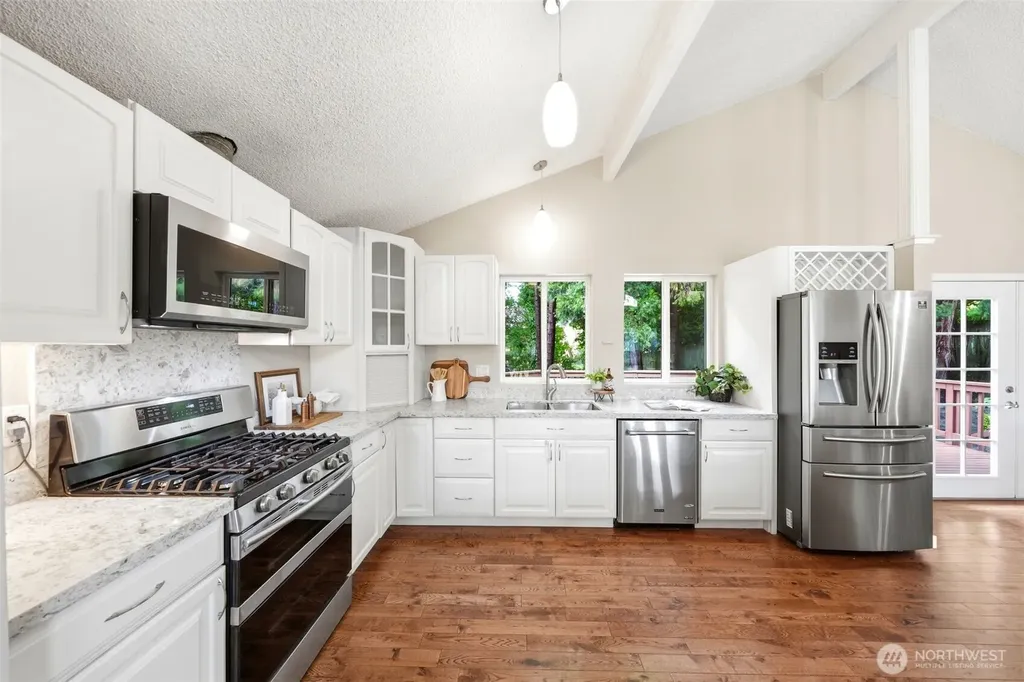 20037 102nd Court NE Bothell WA 98011
