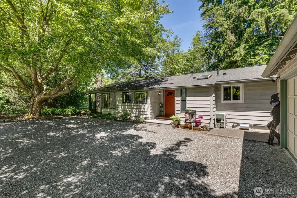 3827 212th Street SW Lynnwood WA 98036